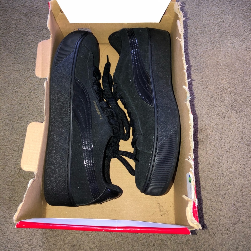 Puma Vikky platform